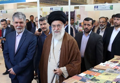 ماجرای امضای رهبر انقلاب بر کتاب «خورشید در سایه» / دلایل نویسنده‌ای که به سراغ زندگی عماد مغنیه رفت