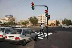 عبور از چراغ زرد ممنوع است