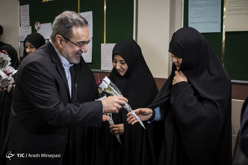 تحدید معلمان در پس تهدید مشکلات/ گمشده&zwnj;ای به نام منزلت در پازل ناهمگون نظام تعلیم و تربیت