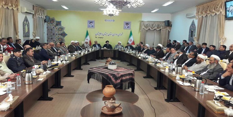 هیچ کارگاه و کارخانه‌ای در کشور نباید تعطیل باشد/ دستگاه قضا به دنبال مبارزه با شبکه‌های عظیم قاچاق است