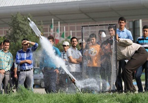 پایان پنجمین دوره رقابت های کشوری دانشجویی موشک های آبی در سمنان