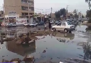 چهارراهی با رنگ و بوی فاضلاب! + فیلم