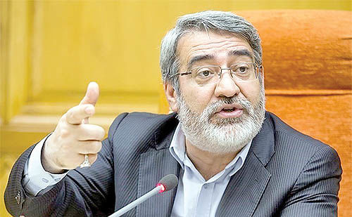 تیر دشمن همچنان به سنگ می&zwnj;خورد