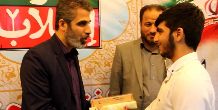 نوجوانان باید پشت ولایت باشند تا قهرمان واقعی شوند