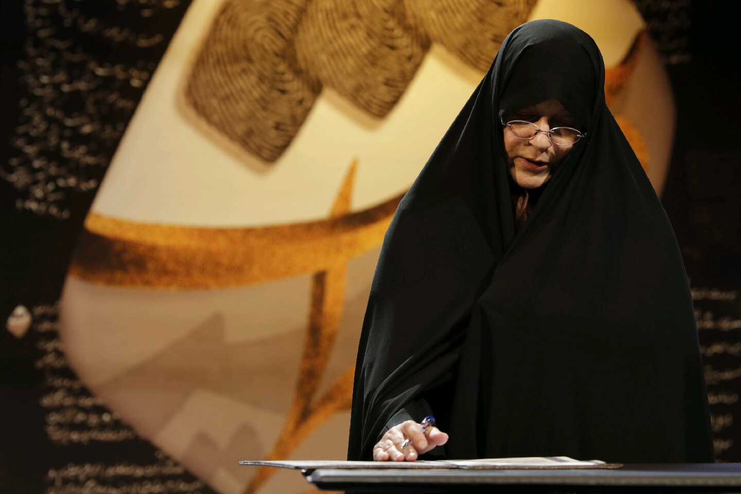 مردم بیش از 150 میلیارد تومان از طریق کمیته امداد به سیل&zwnj;زدگان کمک کردند/ ماجرای تنش&zwnj;های احمدی&zwnj;نژاد و لاریجانی در مجلس