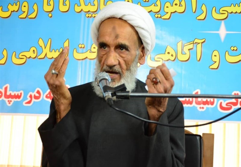 مسئولان با رانت خواری و فساد مبارزه کنند