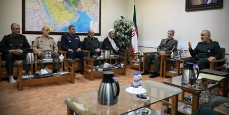 حاتمی: وزارت دفاع با تمام قوا  از سپاه پشتیبانی خواهد کرد/ سلامی: دشمنان علی&zwnj;رغم ظاهر تنومند، از درون دچار پوکی شده اند