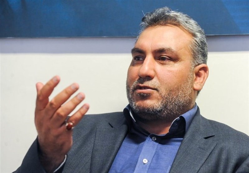 تاکید مقام معظم رهبری بر تبیین اهمیت اقامه نماز بین دانش‌آموزان