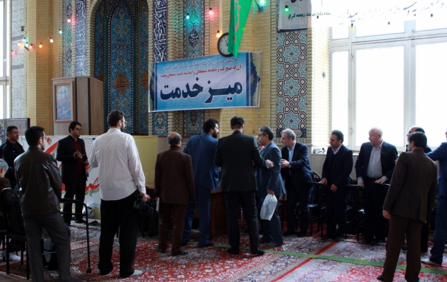 برگزاری میز خدمت هر هفته بعد از نماز جمعه در کرمان