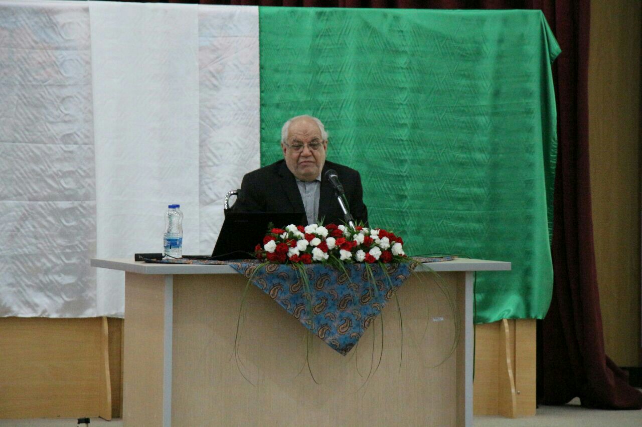 امروز باید راه شهید مطهری را ادامه دهیم/تقویت ارتباط بین حوزه و دانشگاه