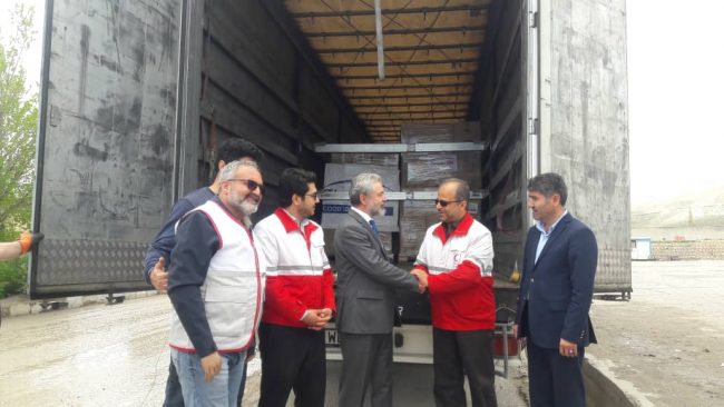 کمک ۶ تنی اسلواکی برای سیل&zwnj;زگان تحویل هلال احمر داده شد