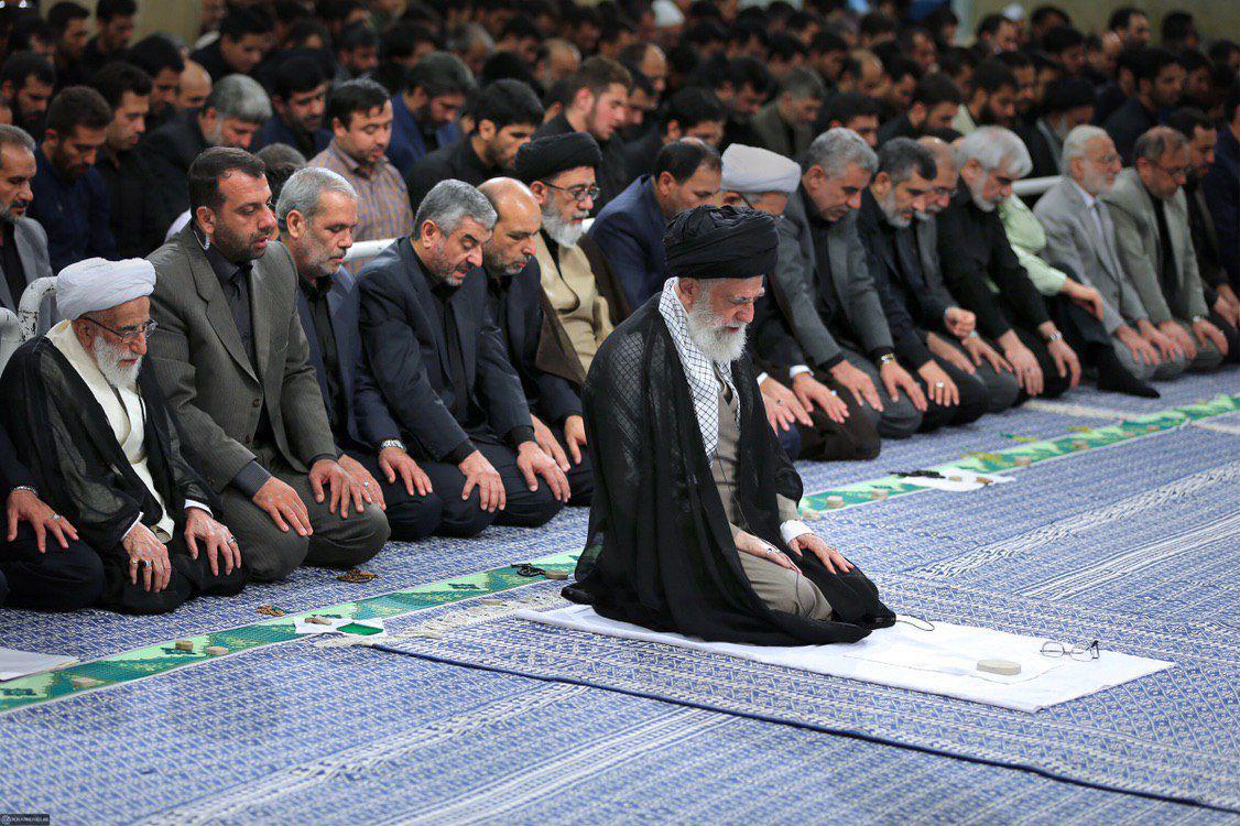 نماز ظهر و عصر در ماه مبارک رمضان در حسینیه امام خمینی (ره) اقامه می&zwnj;شود