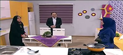 زمین خوردن مهمان برنامه به خانه برمی&zwnj;گردیم روی آنتن زنده شبکه پنج سیما + فیلم
