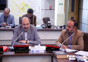 کمک به سیل زدگان باید صرف تامین نیاز‌های ضروری آنان شود