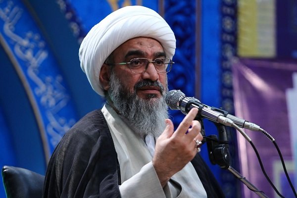 ضرورت تلاش برای تحکیم وحدت در جامعه