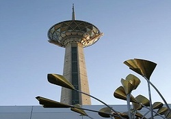لحظه در آغوش گرفتن یک پدر و پسر پس از ۱۹ سال در برنامه زنده + فیلم