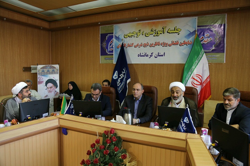 ناظران شرعی کشتارگاه‌های متخلف را تعطیل کنند