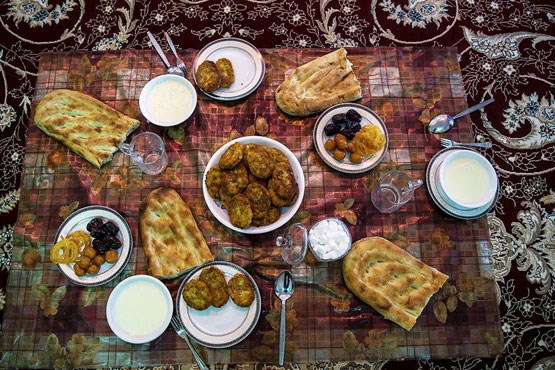 سحری چی بخوریم؟ / حکم خوردن سحری بعد از اذان صبح/افطاری دادن از منابع عمومی ممنوع شد؟ سحری چی بخوریم؟ / حکم خوردن سحری بعد از اذان صبح/افطاری دادن از منابع عمومی ممنوع شد؟