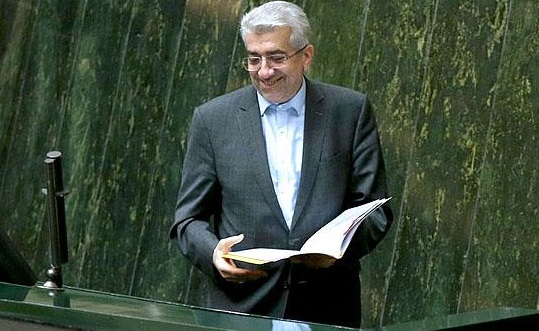 محجوب از توضیحات وزیر نیرو درباره وضعیت اپراتورهای برق قانع شد