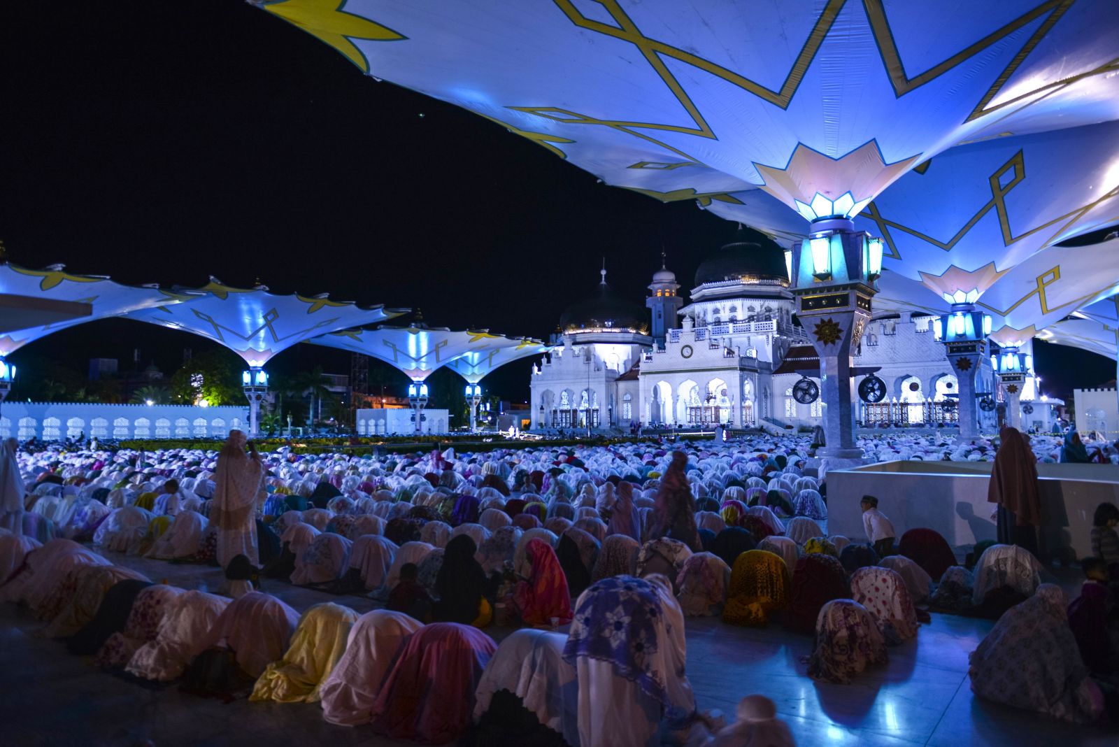 نگاهی به اولین روز ماه مبارک رمضان در سراسر جهان