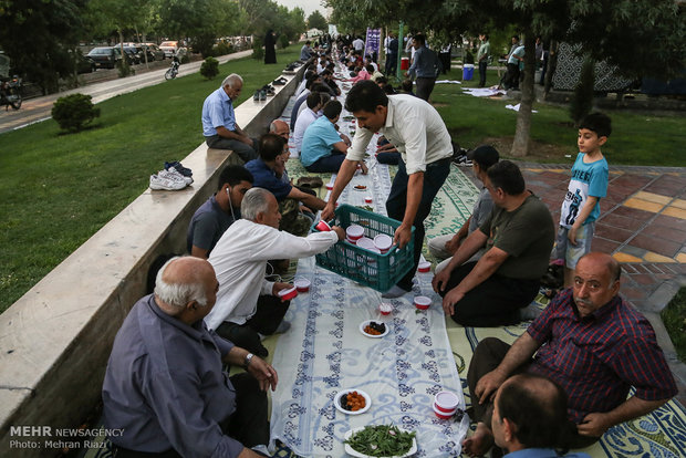 ماه رمضان چگونه افطار کنیم