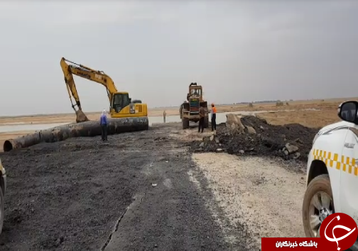 ادامه عملیات بهسازی محور روستایی عطیش در شهرستان کارون+تصاویر