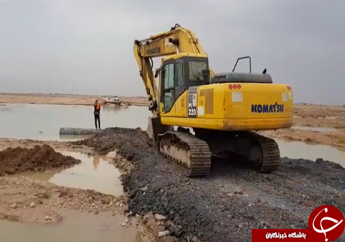 ادامه عملیات بهسازی محور روستایی عطیش در شهرستان کارون+تصاویر