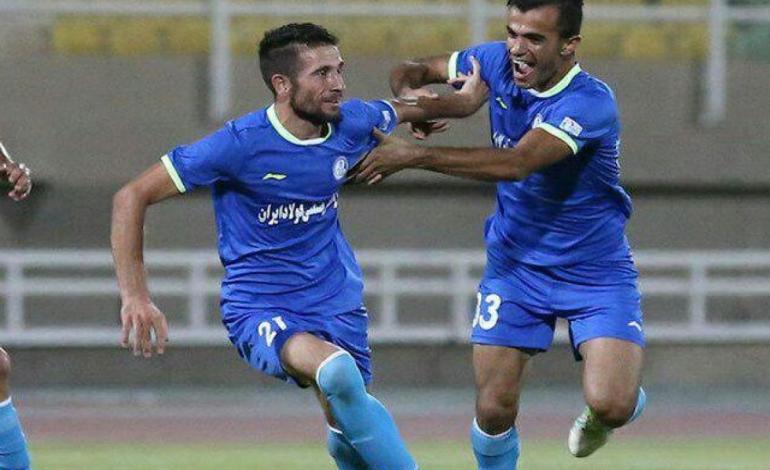 مهاجم آبی پوش اخراج شد