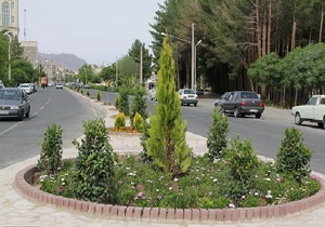زیباسازی بلوار ۱۵ خرداد بیرجند با کاشت بیش از ۹ هزار گل و درختچه