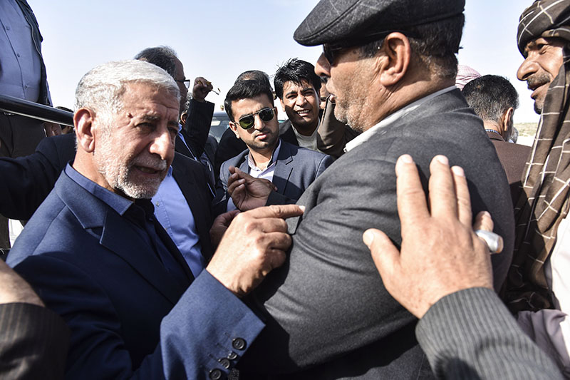 کشور افغانستان به هیچ عنوان به حق آبه هیرمند پایبند نیست/افغانستان بشدت به ترانزیت، راه آهن، گاز و برق ایران نیازمند است کشور افغانستان به هیچ عنوان به حق آبه هیرمند پایبند نیست/افغانستان بشدت به ترانزیت، راه آهن، گاز و برق ایران نیازمند است