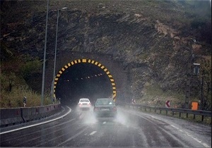 بارش باران باعث لغزندگی جاده‌های کردستان شده است