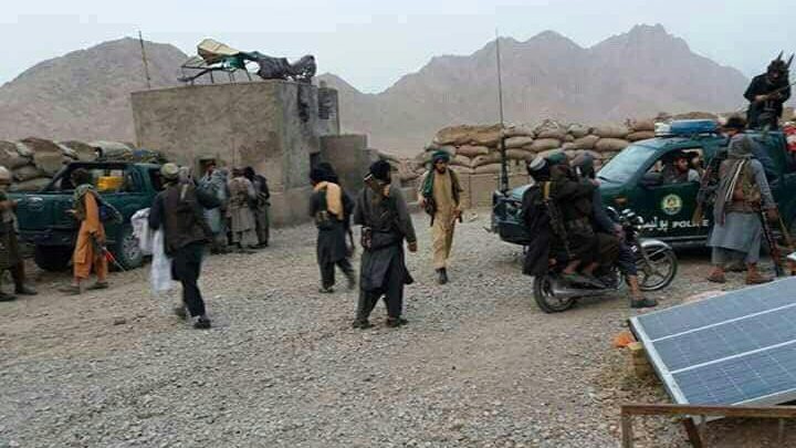 کشف یک انبار جنگ افزار طالبان در نیمروز
