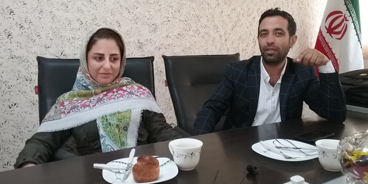 زوج میاندوآبی  هزینه جشن عروسی خود را به سیل زدگان اهدا کردند +تصویر
