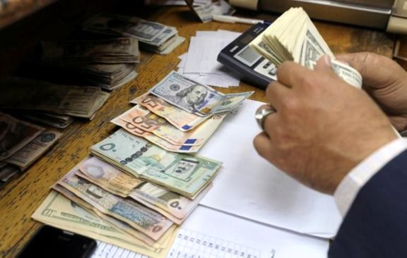 معاملات ارزی از کف خیابان جمع می&zwnj;شود؟
