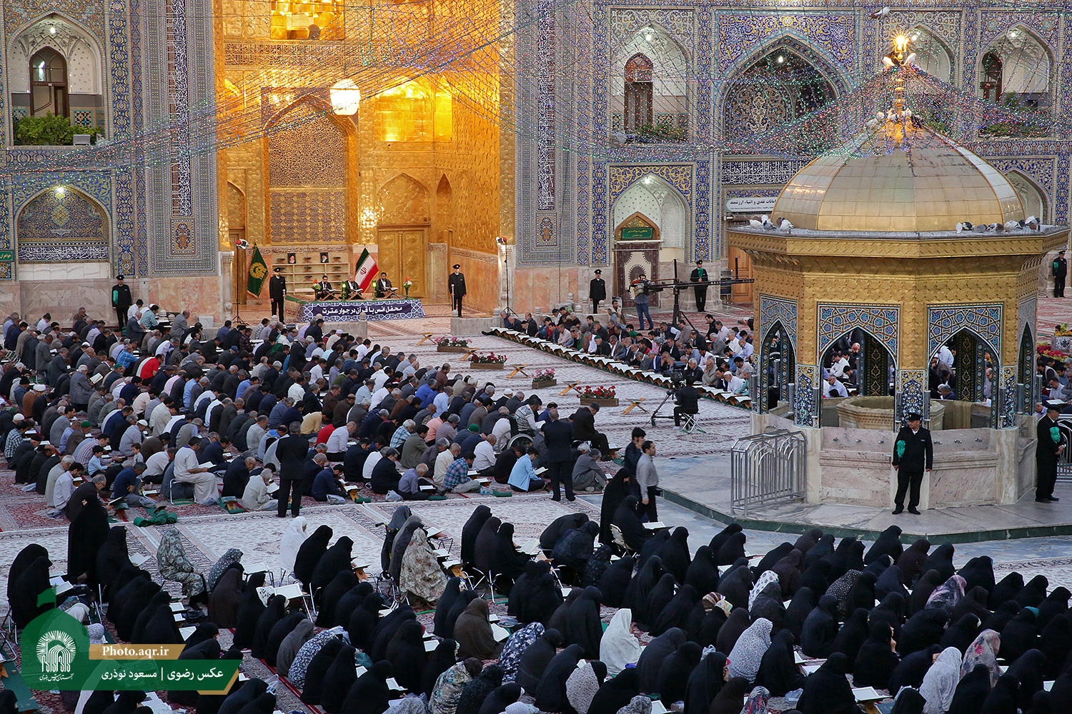 برگزاری محفل اُنس با قرآن کریم در حرم مطهر حضرت امام رضا(ع) +تصاویر
