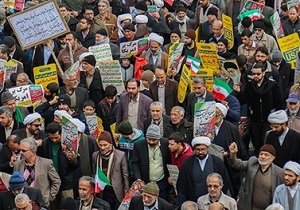 مردم قم از بیانیه شورای عالی امنیت ملی حمایت کردند/خروش مرگ بر آمریکای نماز گزاران قم طنین انداز شد