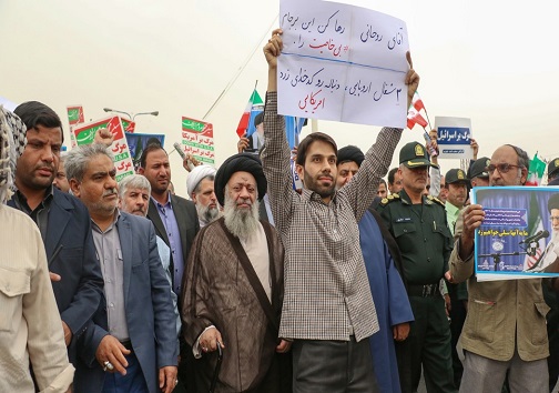 حضور روزه داران اهوازی در راهپیمایی ضد آمریکایی