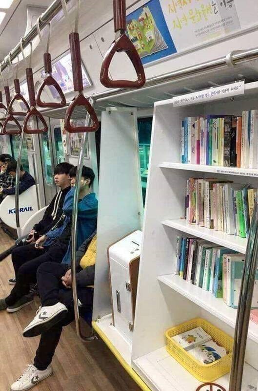 قفسه&zwnj;های کتاب در مترو! + عکس