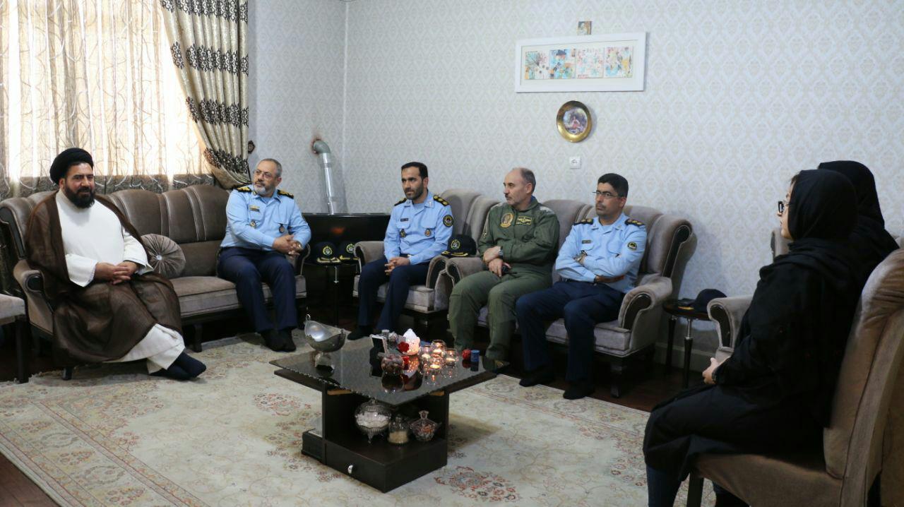 تنها راه برون رفت از مشکلات کنونی، برخورداری از روحیه جهادی است
