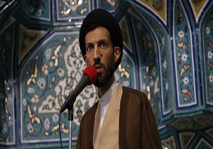 با روحیه انقلابی در برابر دشمن مستکبر باید ایستاد