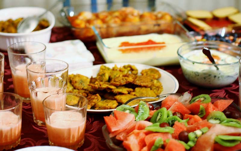 راز&zwnj;های کاهش وزن در ماه رمضان/ واکنش روحانی جوان به درآمد نجومی ستاد استهلال/ ساعت کاری کارکنان تغییر کرد