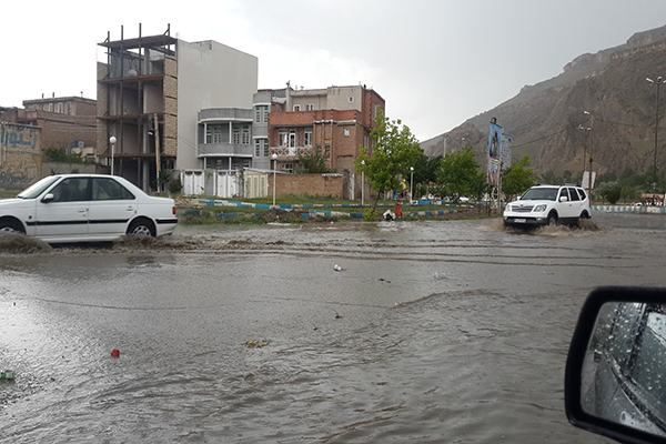 احتمال وقوع تگرگ و سیلاب در دره ها و مناطق کوهستانی