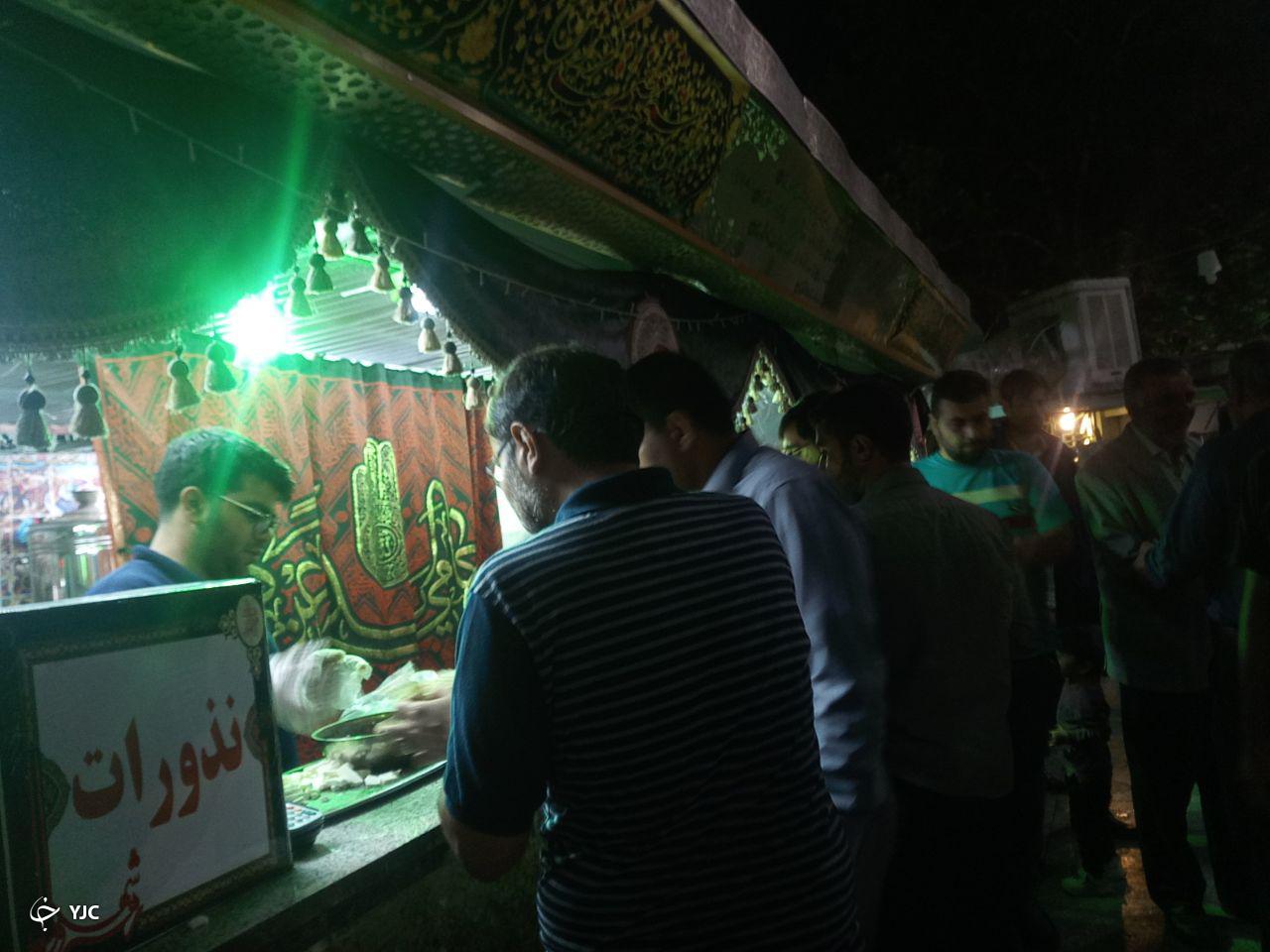 مناجات خوانی حاچ علی قربانی در مسجد شهید بهشتی، با حضور پر شور جوانان