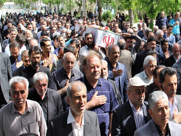 وداع هرمزگانی‌ها با جانباز هشت سال دفاع مقدس در بندرعباس