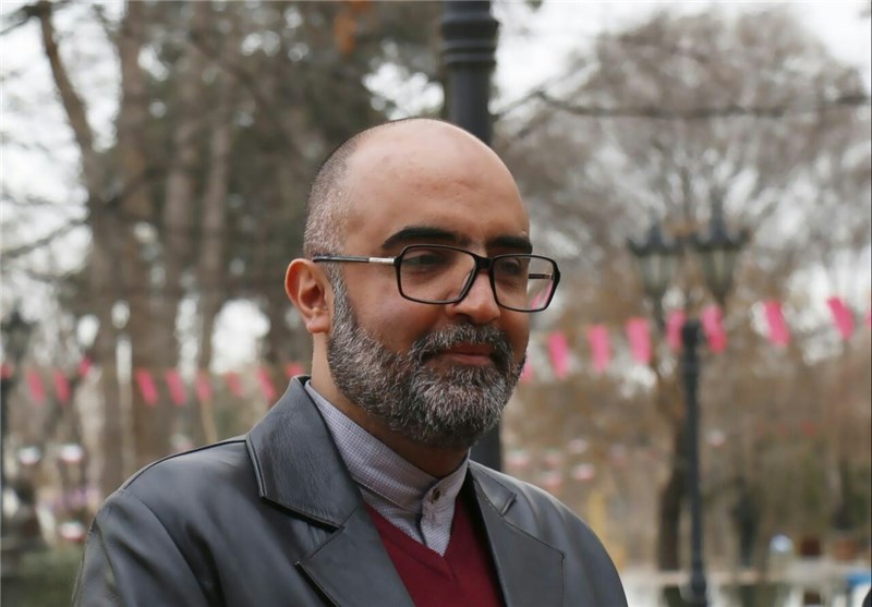 آیا بساط ورکشاپ های رایگان در سازمان فرهنگی هنری برچیده می شود؟/  خشت اول نظارت بر گالری ها توسط وزارت ارشاد فرو ریخت/ درآمد دستفروشی بیشتر از هنر است