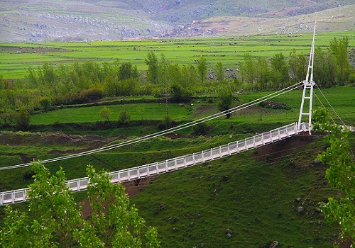 منحصر بفردترین پل تمام شیشه ای ایران/فرود فلامینگو ها در تالاب گاو خونی اصفهان / تکذیب لغو احکام ۶ گانه قضایی در زاهدان