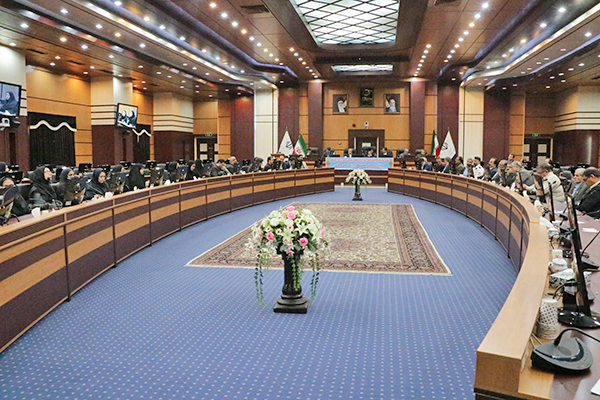 نشست هم اندیشی با هیئتهای ورزشی استان مرکزی برگزارشد