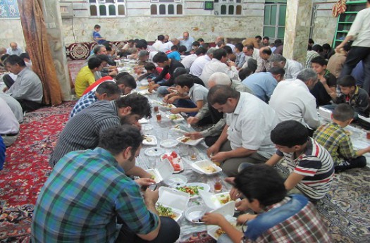 افطاری ساده در مساجد مهدیشهر