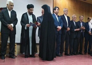 تجلیل از معلمان تأثیرگذار و شاخص استان یزد/ فعالیت ۱۵ هزار معلم و فرهنگی در استان