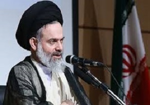وزیر آموزش‌ و پرورش نباید اجازه دهد فضای مدارس درگیر حاشیه‌ شود